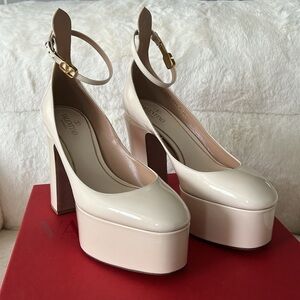 Valentino Garavani Cream Platform Heels
